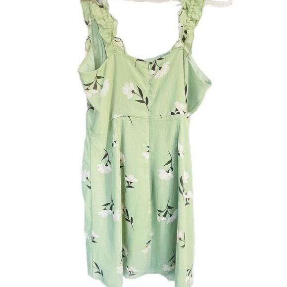 Nordstroms All In Favor Green Floral Dress Size Medium - Picture 3 of 3
